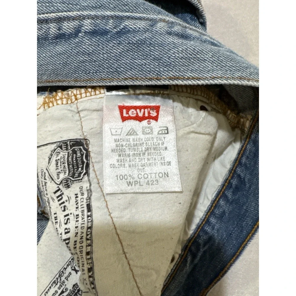 Levi's Vintage Women 501‎ Shorts Distressed Frayed Button Fly Blue Sz W32